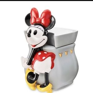 Minnie mouse scentsy warmer.